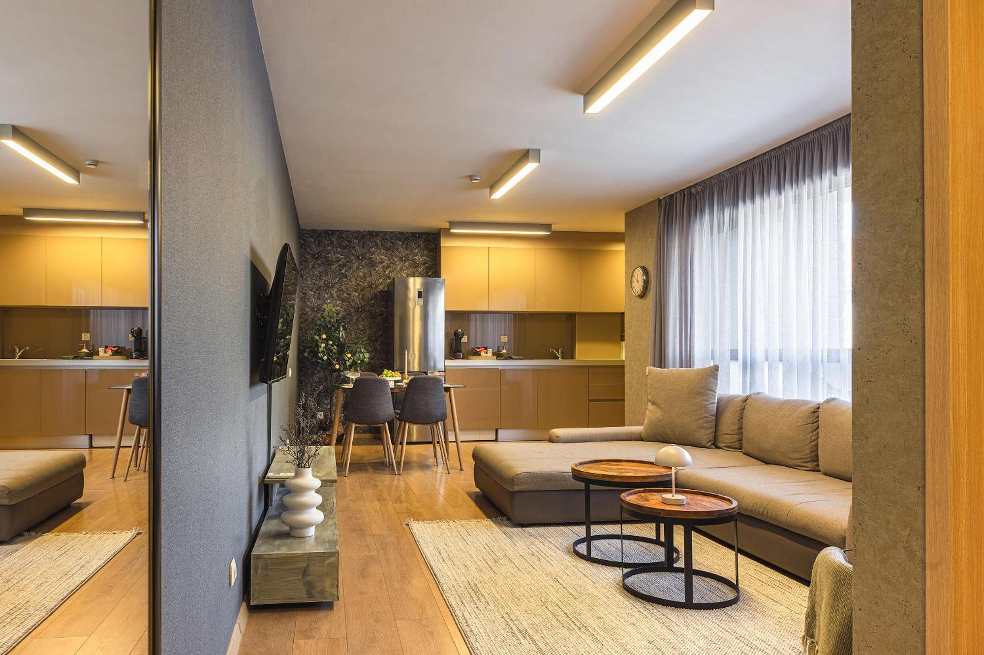 City Center Apartments With Parking Plovdiv Eksteriør billede